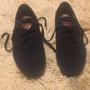 Toms all black tie up sneakers